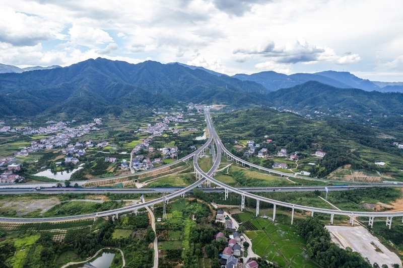 確保基本實(shí)現(xiàn)社會(huì)主義現(xiàn)代化取得決定性進(jìn)展——寫在黨的二十屆四中全會(huì)召開之際